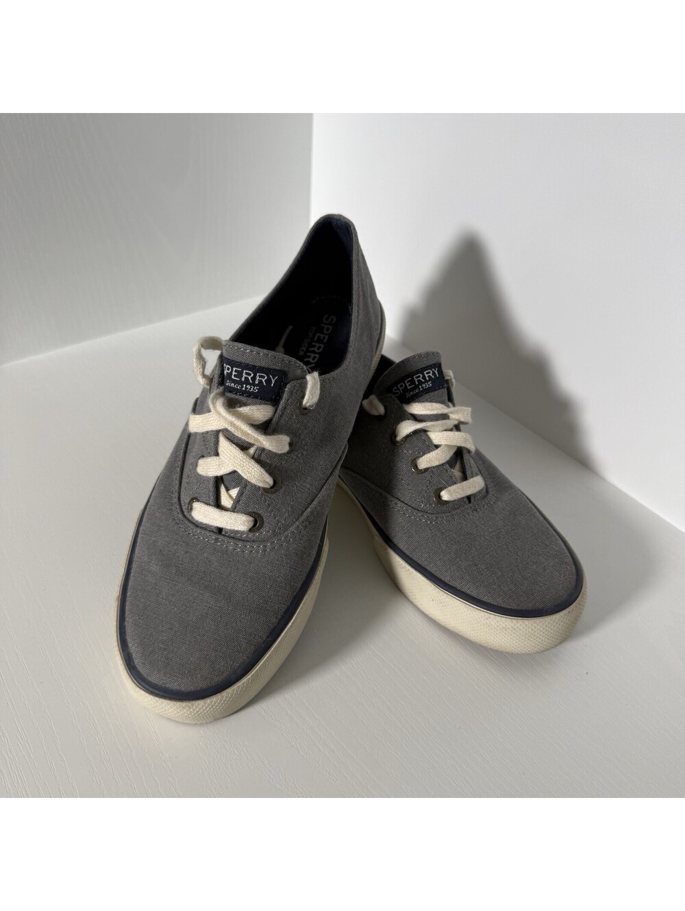 Sperry Top-Sider Women’s Canvas Sneakers – Size 6.5 Gray Lace-Up